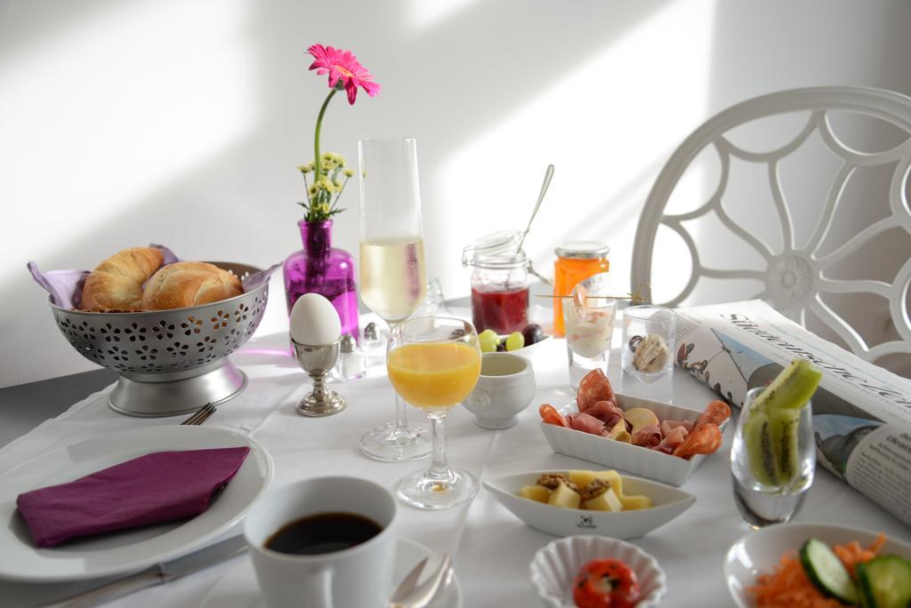 Alte Apotheke Bed & Breakfast Karlsbad Exterior photo