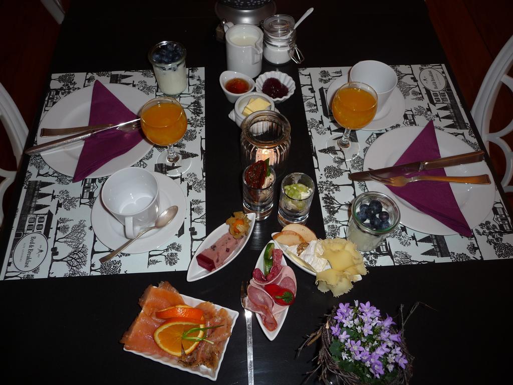 Alte Apotheke Bed & Breakfast Karlsbad Exterior photo